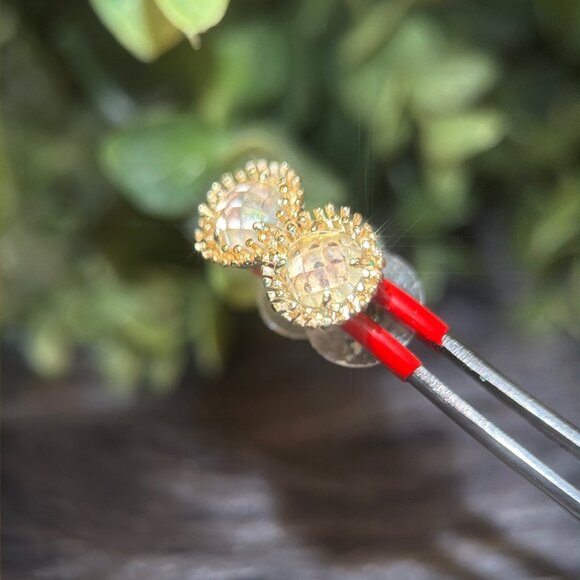 Kendra Scott Carly Champagne Color Stone Stud Earrings - Picture 4 of 7